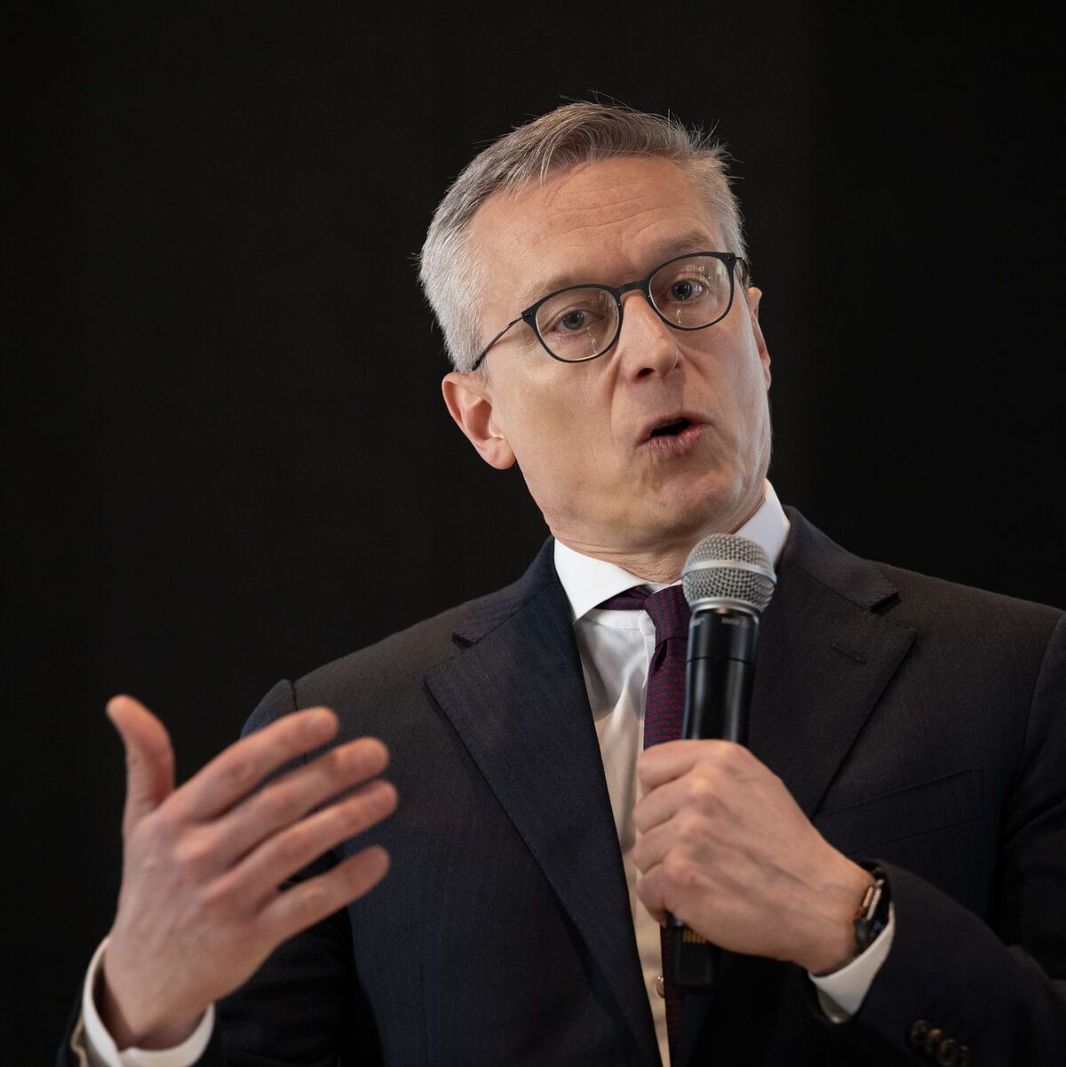 Bundesdigitalminister Karsten Wildberger bei der Eröffnung des KI-Zentrums von Google in Berlin. - Foto: Soeren Stache/dpa