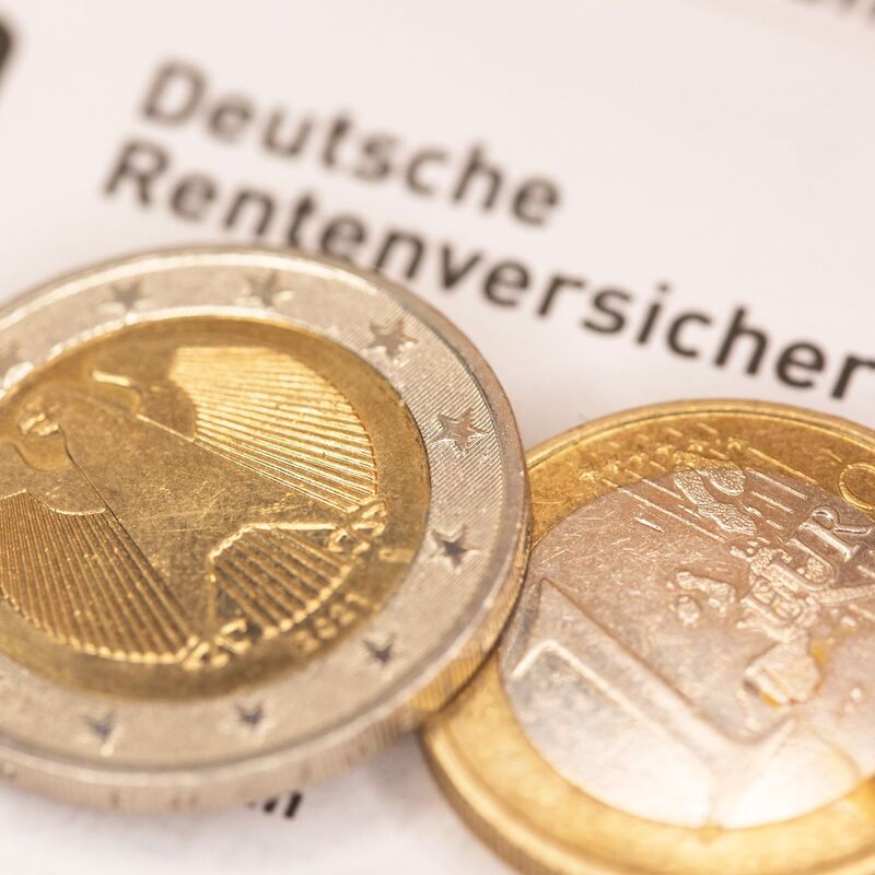 Die Renten steigen spürbar. (Symbobild) - Foto: Fernando Gutierrez-Juarez/dpa