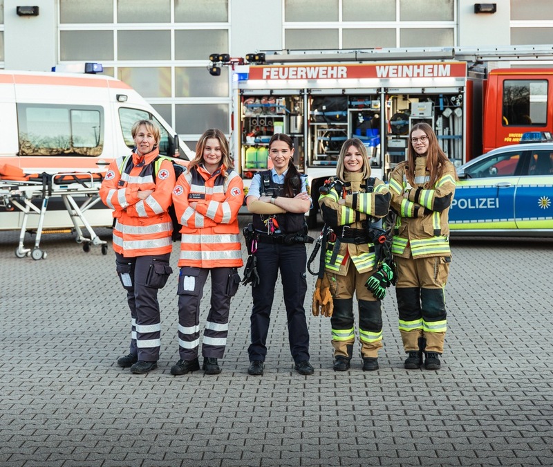 FW Weinheim: Weltfrauentag. Gemeinsam tragen wir Verantwortung. Frauen stärken Blaulicht-Teams - Foto: presseportal.de