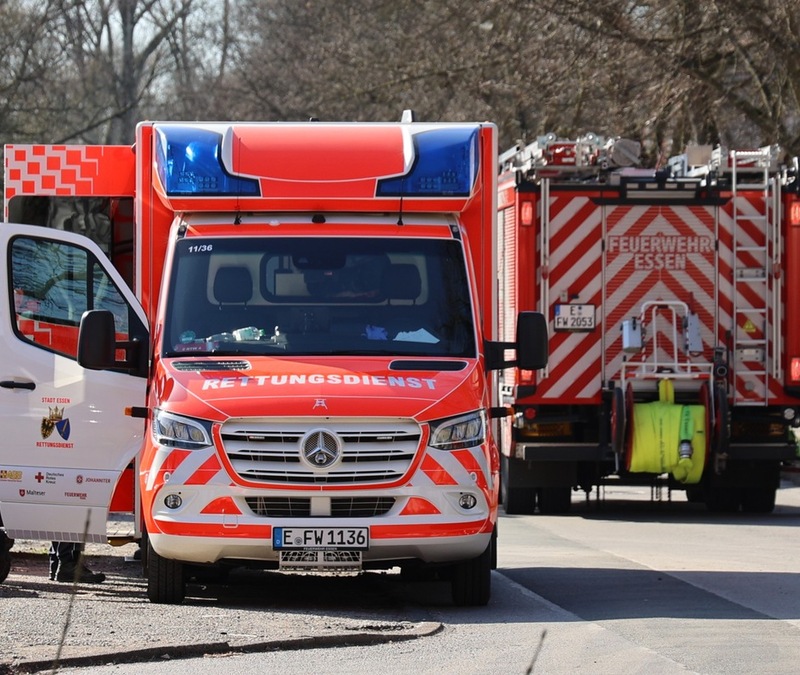 FW-E: Küchenbrand in Mehrfamilienhaus - drei Bewohner leicht verletzt - Foto: presseportal.de