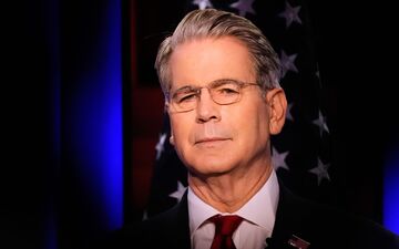 Die USA erlauben es Indien, zeitlich befristet russisches Öl zu kaufen - verkündet US-Finanzminister Scott Bessent. (Archivbild) - Foto: Markus Schreiber/AP/dpa