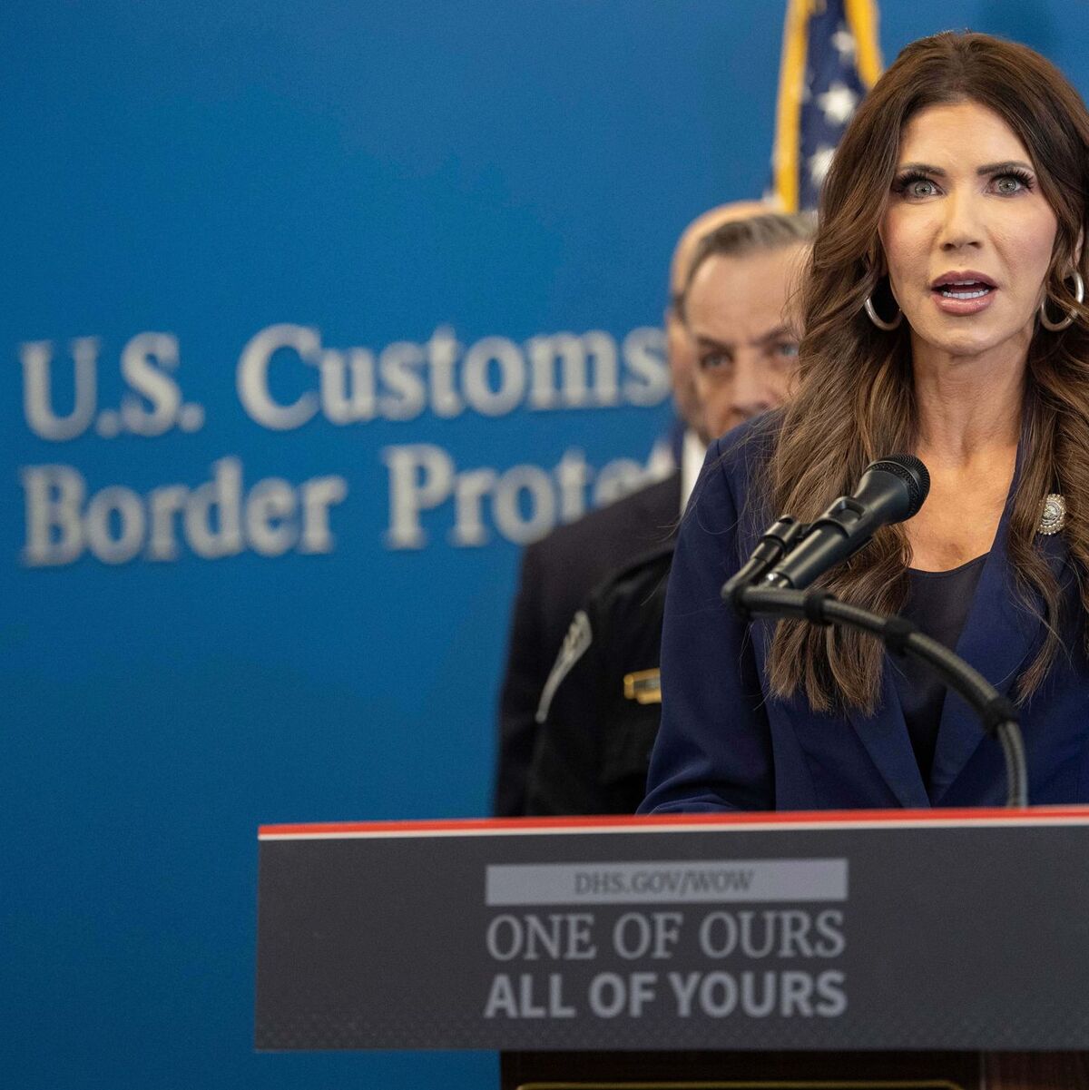 Als erste Ministerin der aktuellen Trump-Regierung muss US-Heimatschutzministerin Kristi Noem gehen. (Archivfoto) - Foto: Yuki Iwamura/AP/dpa