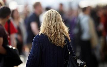 Analyse: Frauen zahlen höhere Zinsen für Kredite als Männer