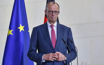 Draghi erhält Karlspreis - Merz appelliert an Europas 