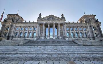 Dobrindt will konstante Drohnenabwehrfähigkeit für Bundestag