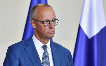 Merz kontert Weidels