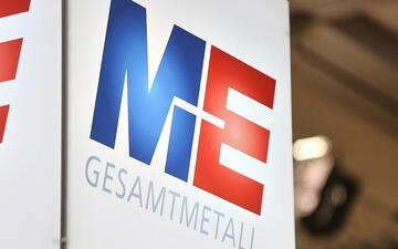 Gesamtmetall will Kürzung des Arbeitslosengeldes auf zwölf Monate