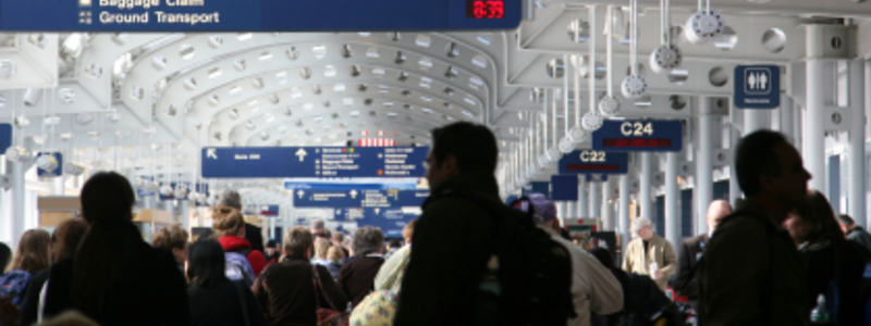 Flughafen - Foto: iStockphoto.com / Terraxplorer