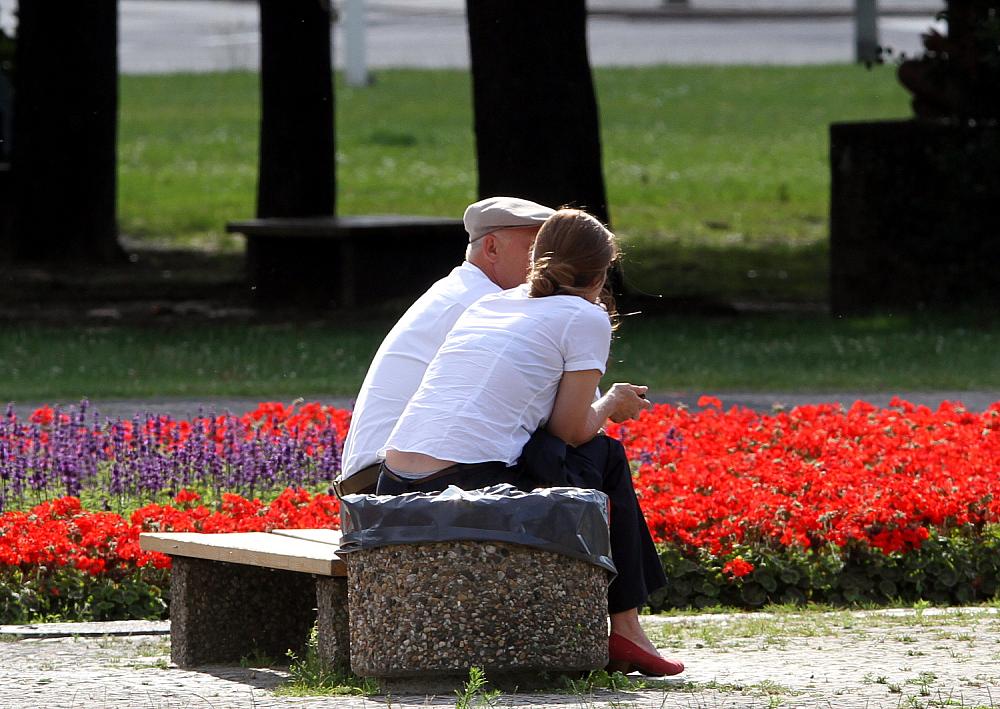 Alter Mann und junge Frau (Archiv)
