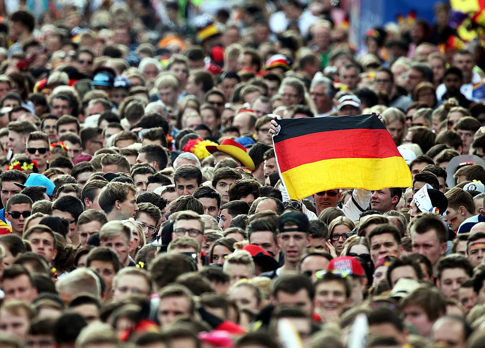 Fußballfans auf der Berliner Fanmeile (Archiv)