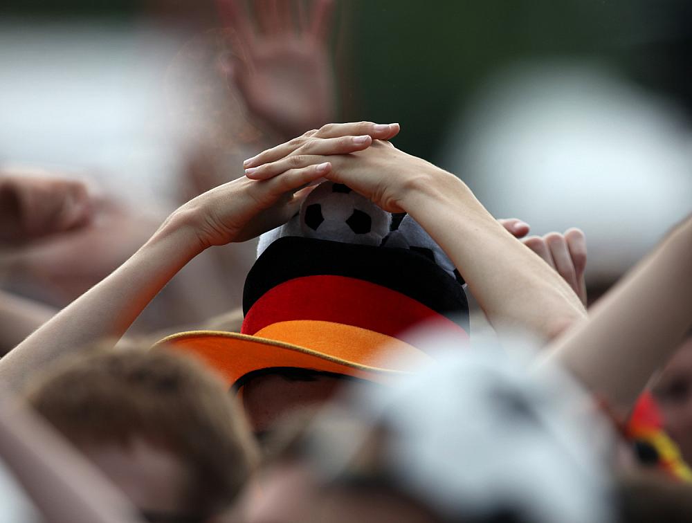 Fußballfan der Deutschen Fußball-Nationalmannschaft (Archiv)