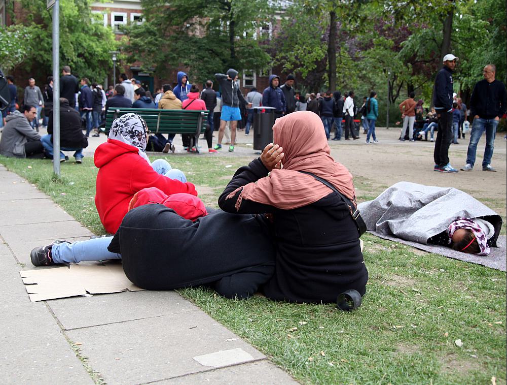 Flüchtlinge an einer Aufnahmestelle (Archiv)