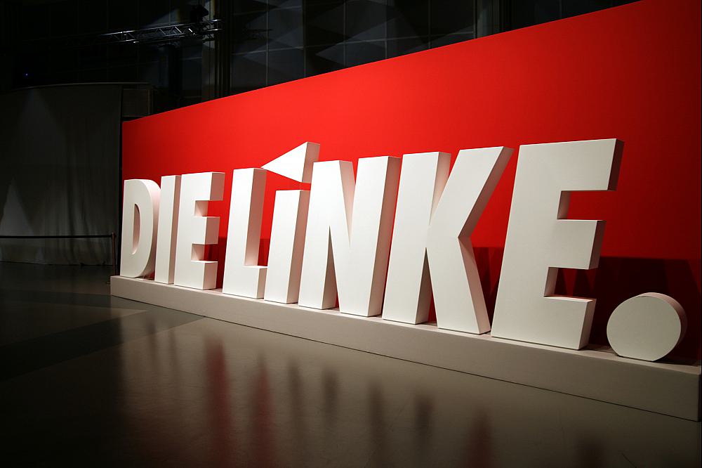 Linkspartei-Logo auf Parteitag