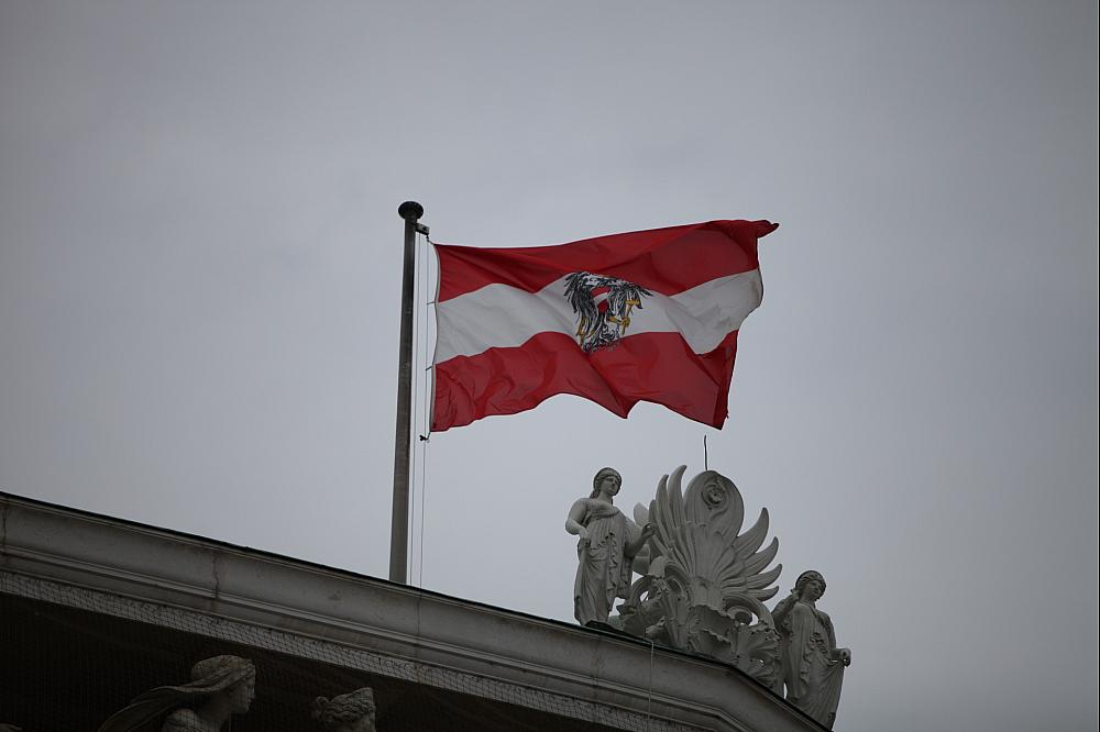 Fahne von Österreich (Archiv)