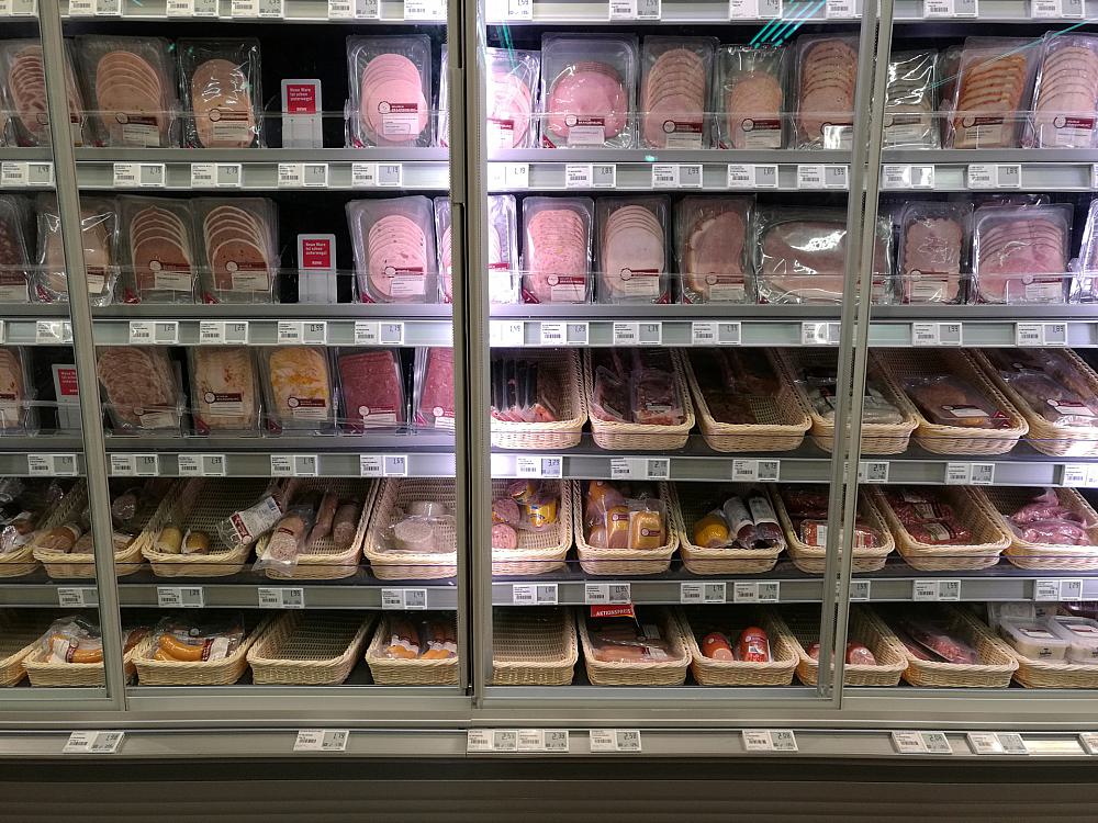 Fleisch und Wurst im Supermarkt (Archiv)