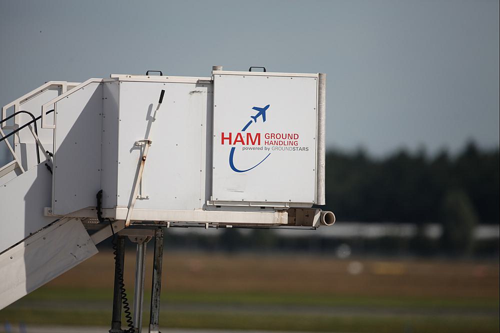 Flugzeugtreppe am Flughafen Hamburg