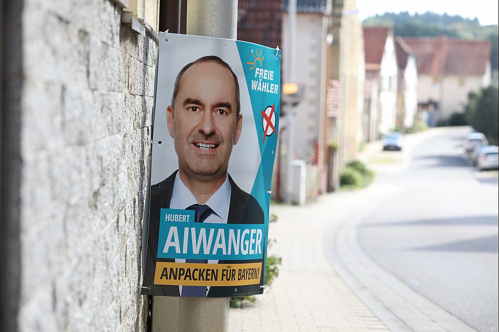 Wahlplakat der Freien Wähler zur Landtagswahl in Bayern 2023 (Archiv)