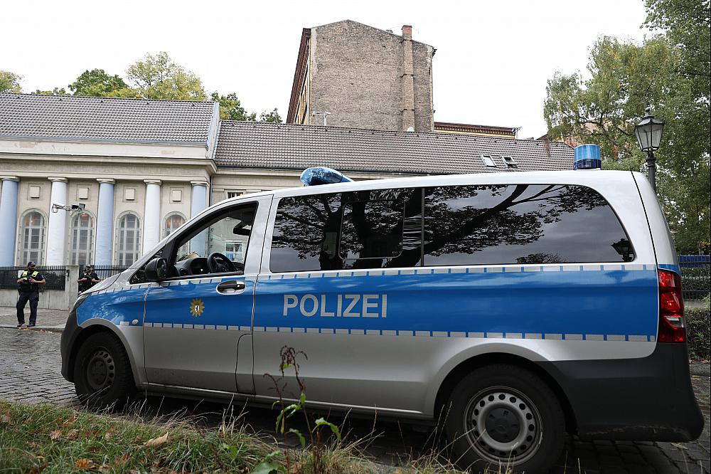 Polizei vor Synagoge am 13.10.2023