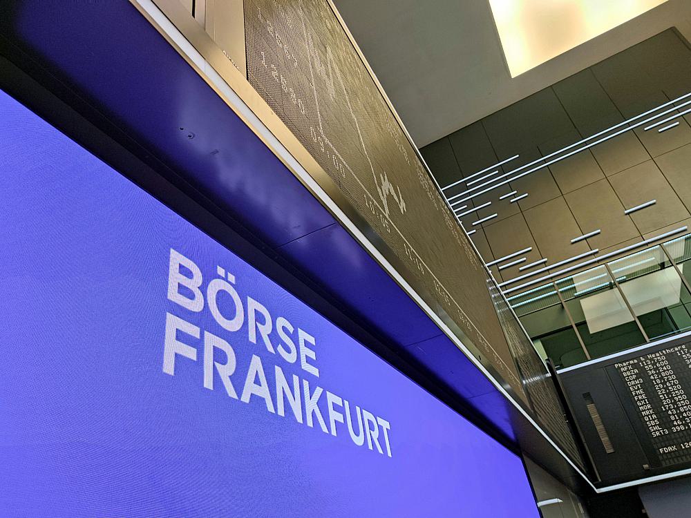 Anzeigetafel in der Frankfurter Börse