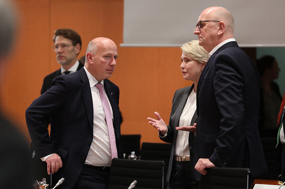 Kai Wegner, Manuela Schwesig und  Dietmar Woidke bei der MPK am 06.11.2023