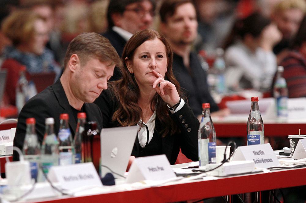 Janine Wissler und Martin Schirdewan beim Parteitag im November