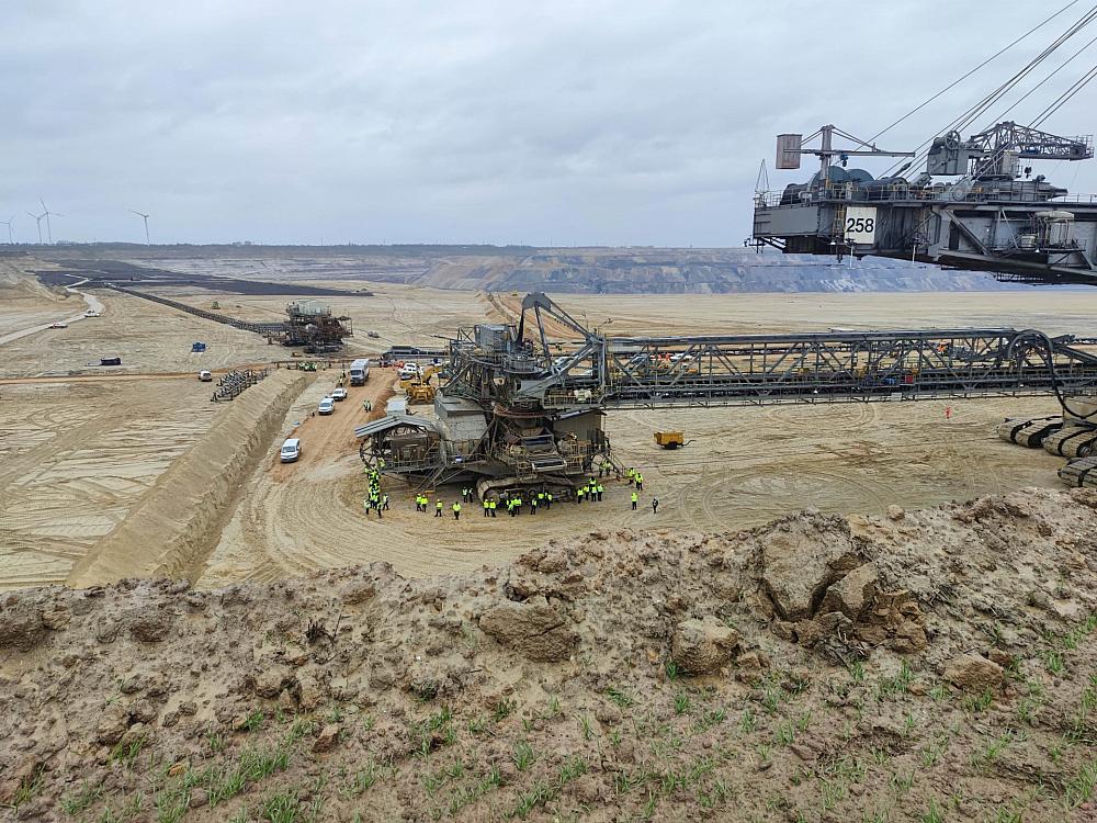 Bagger im Braunkohle-Tagebau Garzweiler (Archiv)