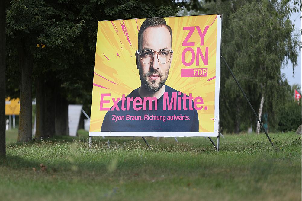 FDP-Wahlplakat mit Zyon Braun zur Landtagswahl in Brandenburg (Archiv)