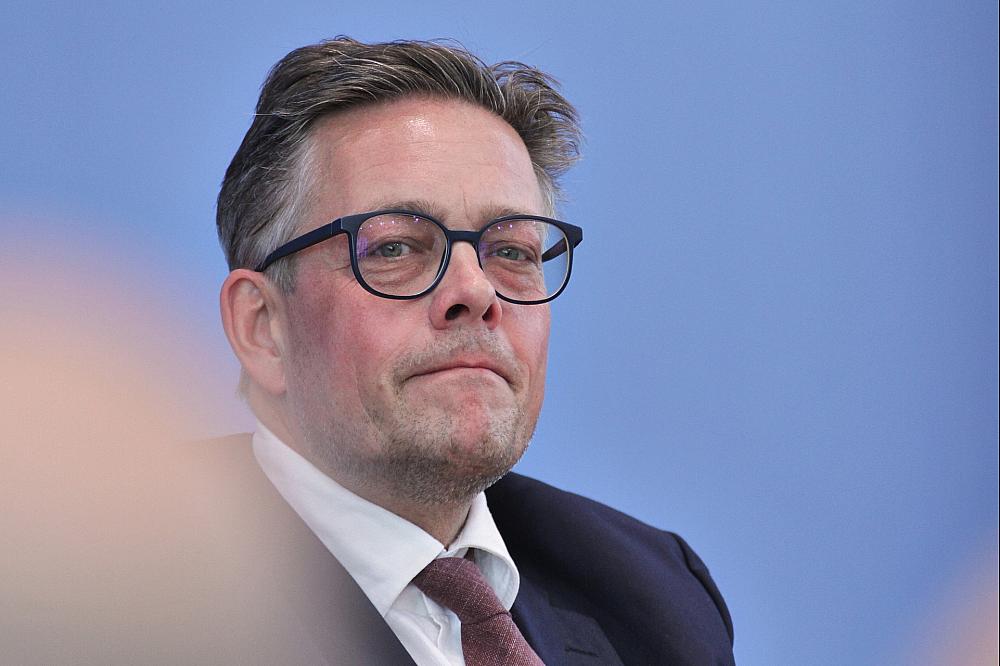Grüne drängen auf rasche Initiative zum Schutz vor hybriden Gefahren