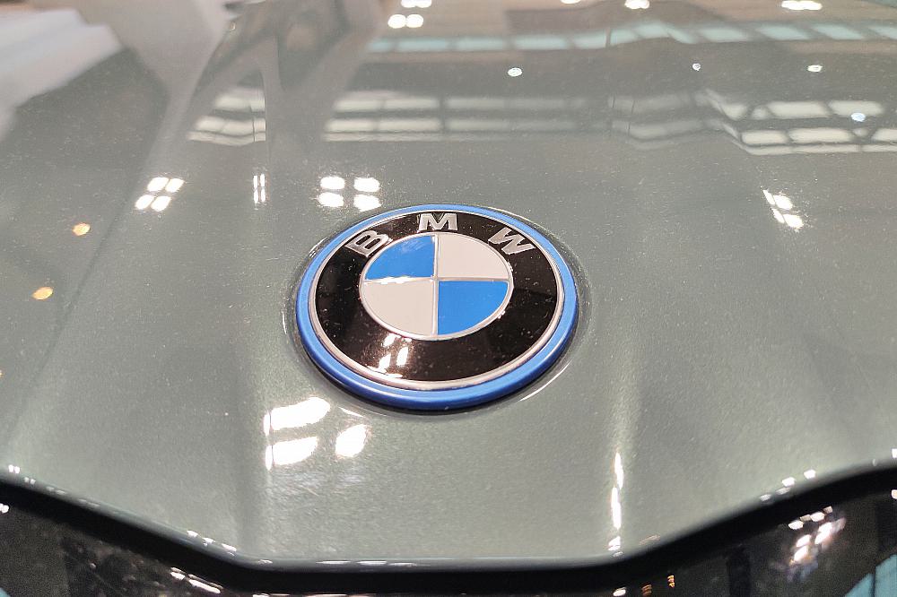 BMW-Logo am neuen BMW i5