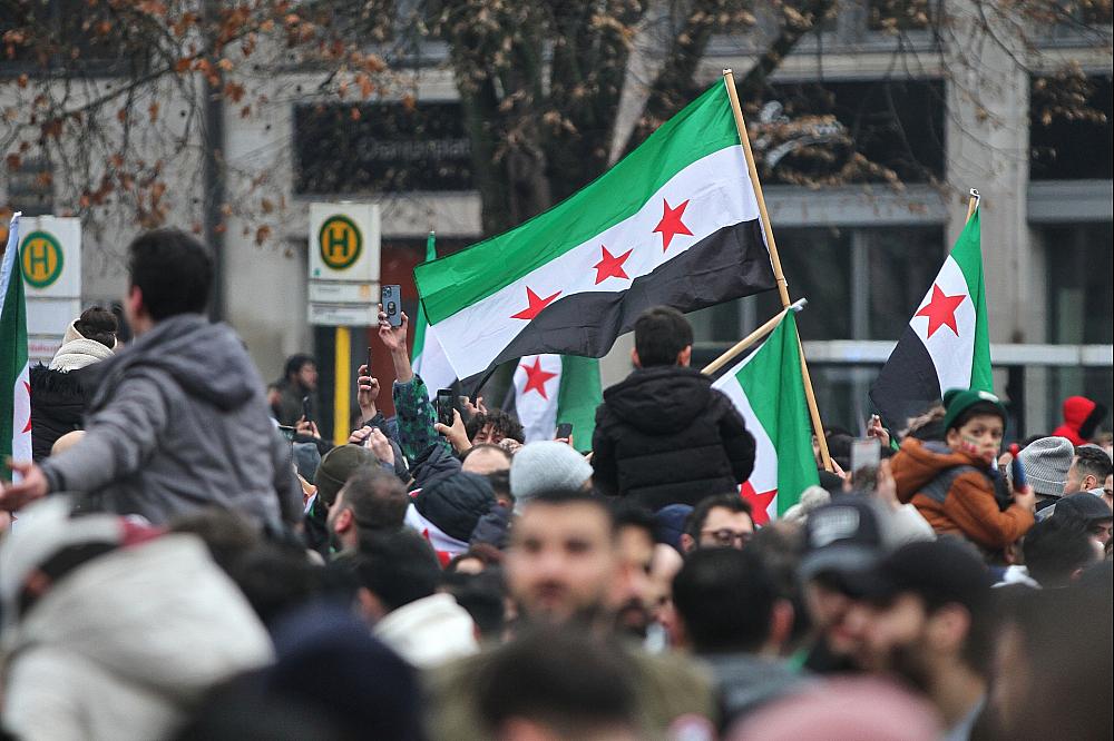 Syrer in Deutschland feiern den Sturz von Assad in Syrien (Archiv)