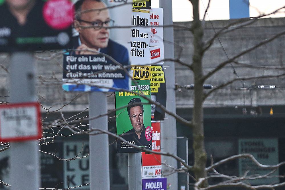 Wahlplakate zur Bundestagswahl in Halle (Saale) (Archiv)