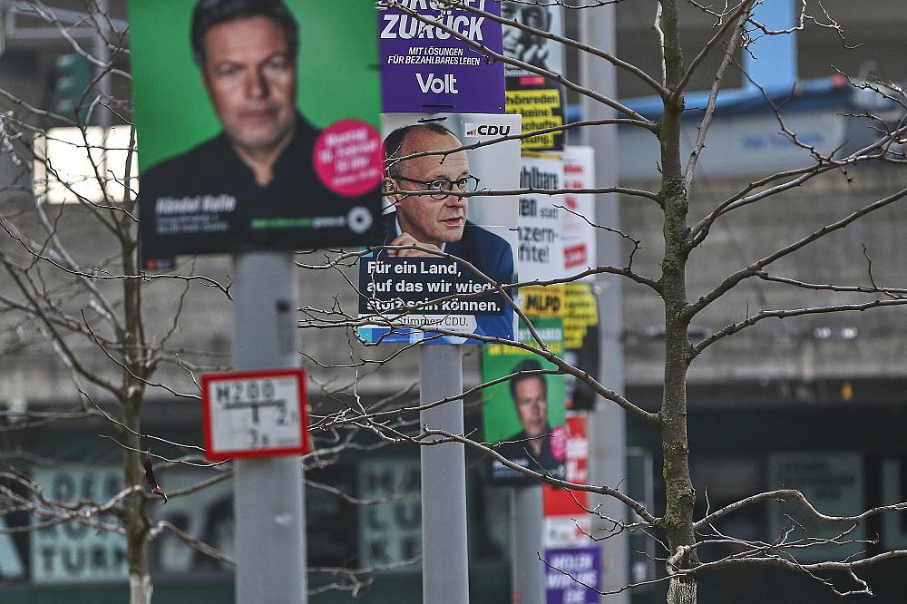 Wahlplakate zur Bundestagswahl (Archiv)