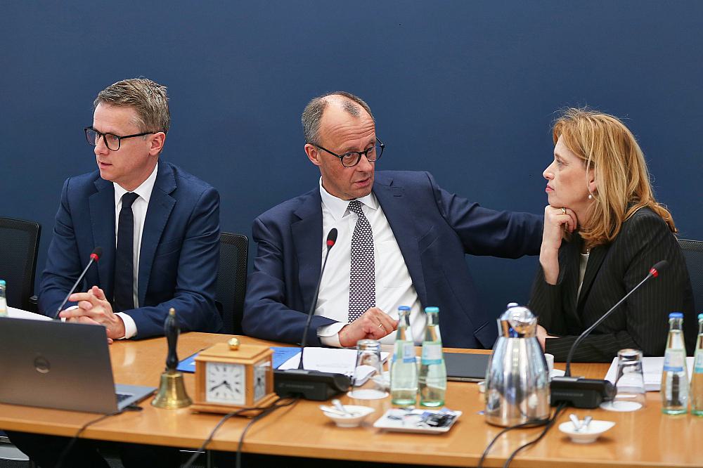 Carsten Linnemann, Friedrich Merz, Karin Prien (Archiv)
