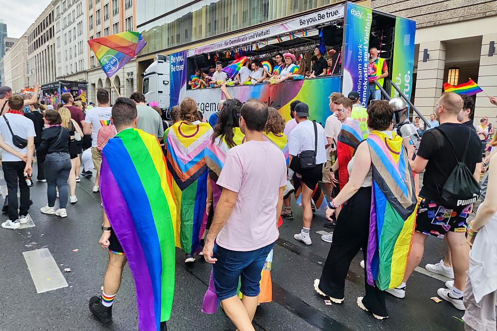 Parade zum Christopher-Street-Day (Archiv)