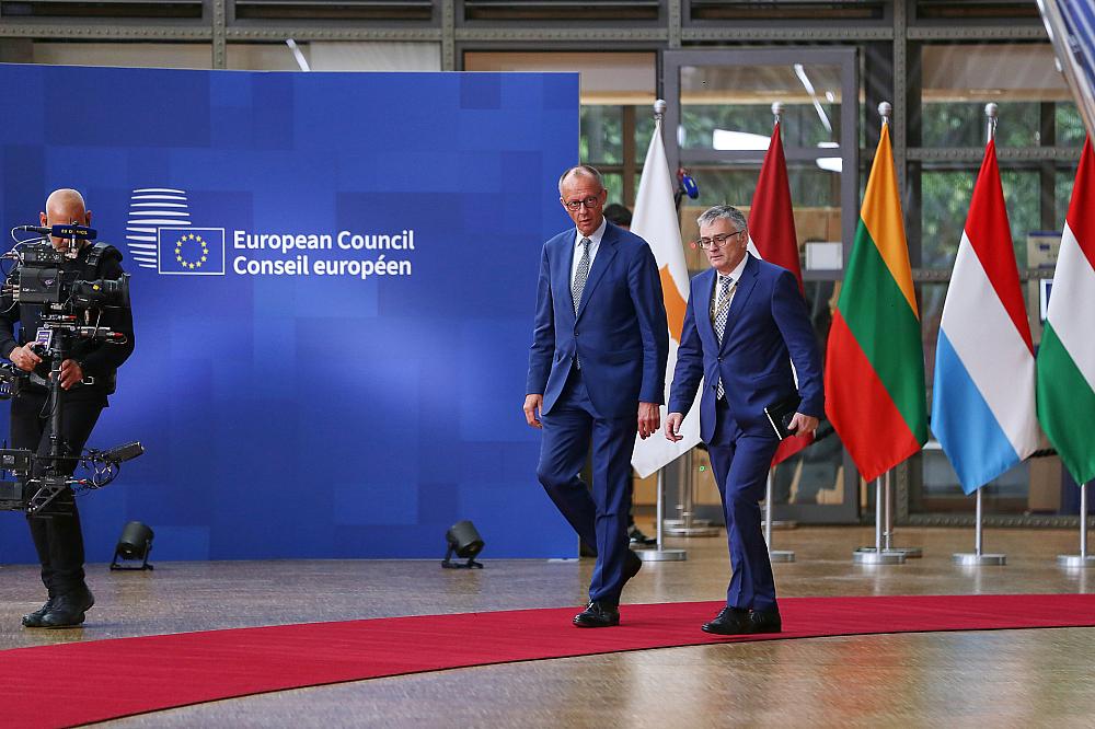 Friedrich Merz und Stefan Kornelius am 26.06.2025