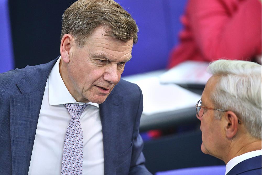 Johann Wadephul und Norbert Röttgen am 26.06.2025