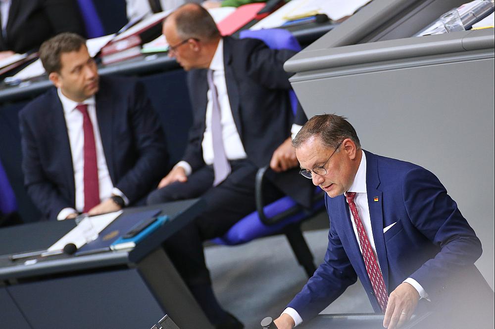 Lars Klingbeil, Friedrich Merz, Tino Chrupalla (Archiv)