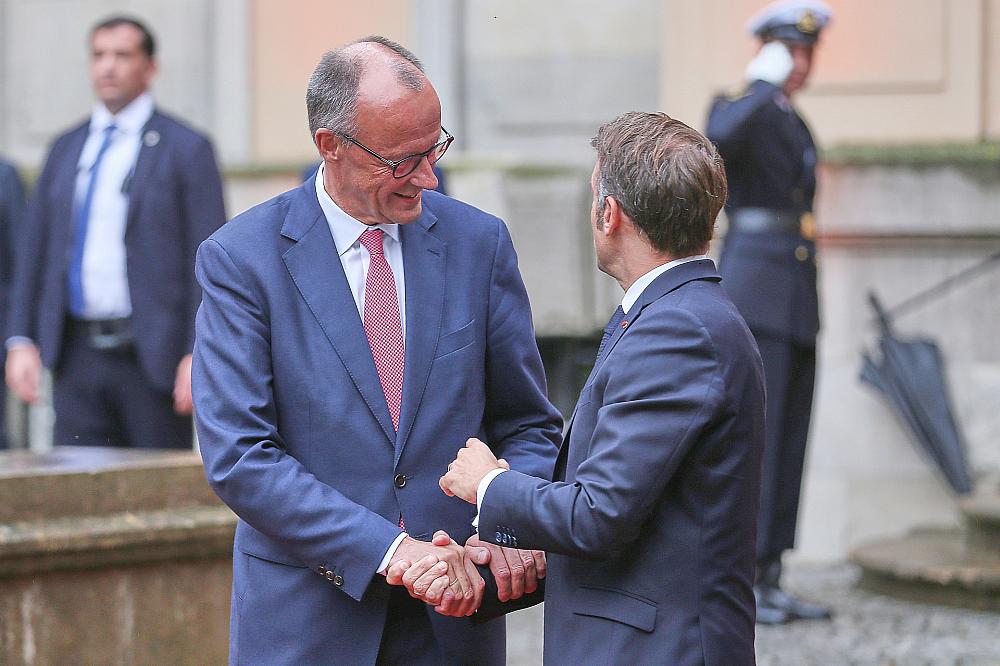 Friedrich Merz und Emmanuel Macron am 23.07.2025