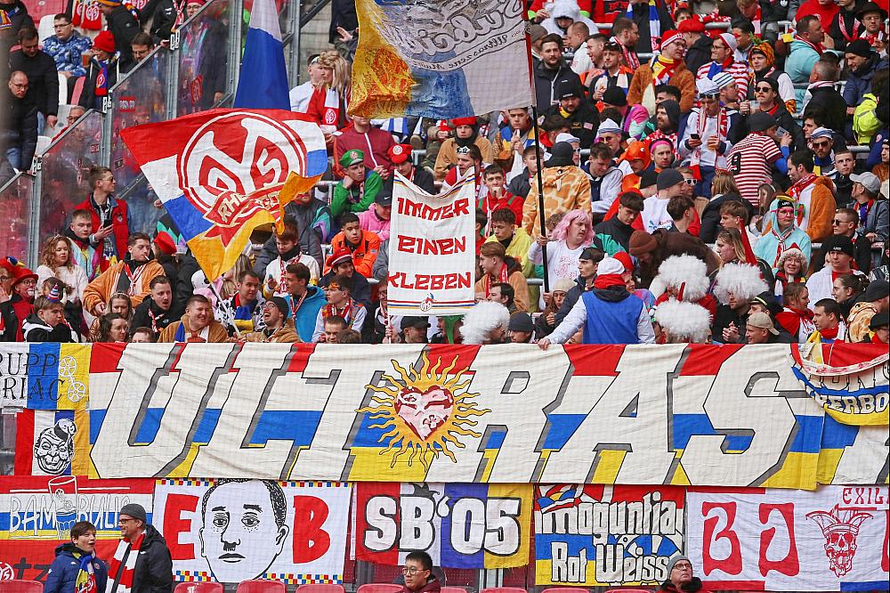 Fans des FSV Mainz 05 (Archiv)
