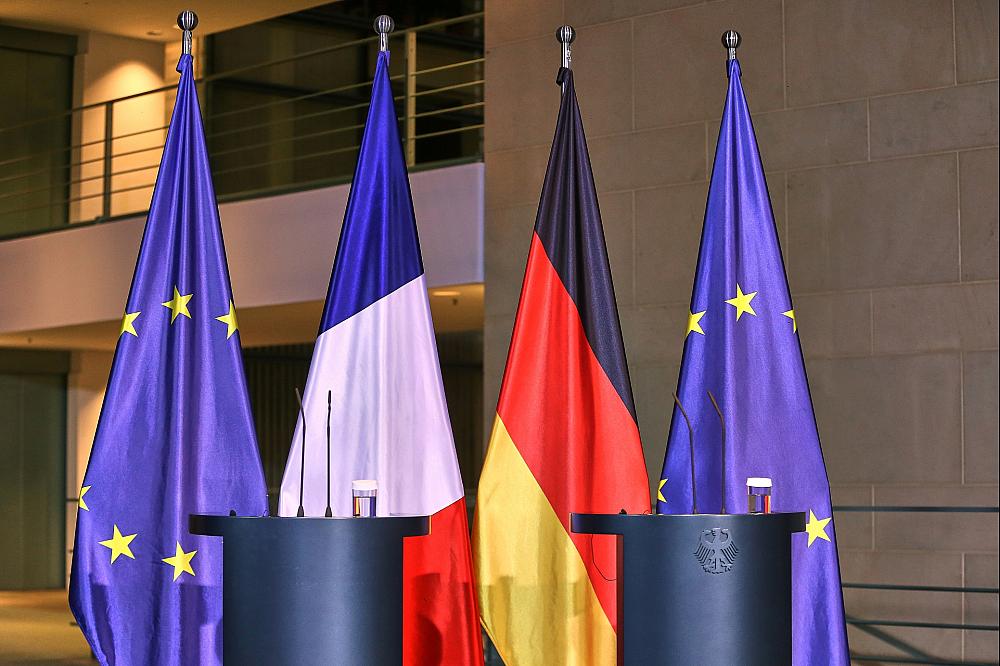 Fahnen von Frankreich, Deutschland und EU (Archiv)