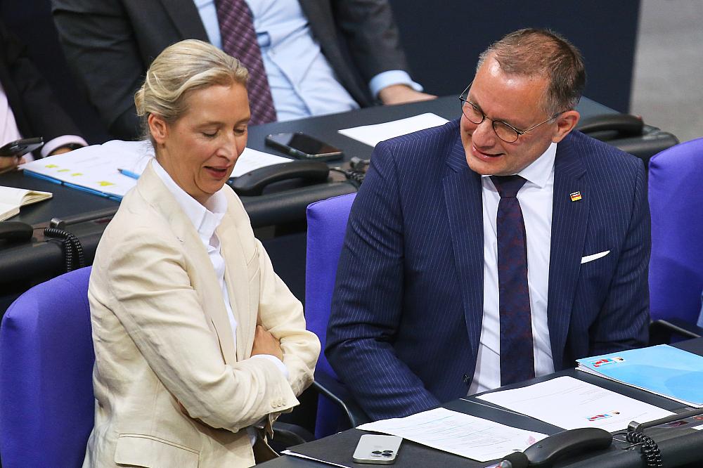 YouGov-Umfrage: AfD erstmals vor CDU/CSU an der Spitze