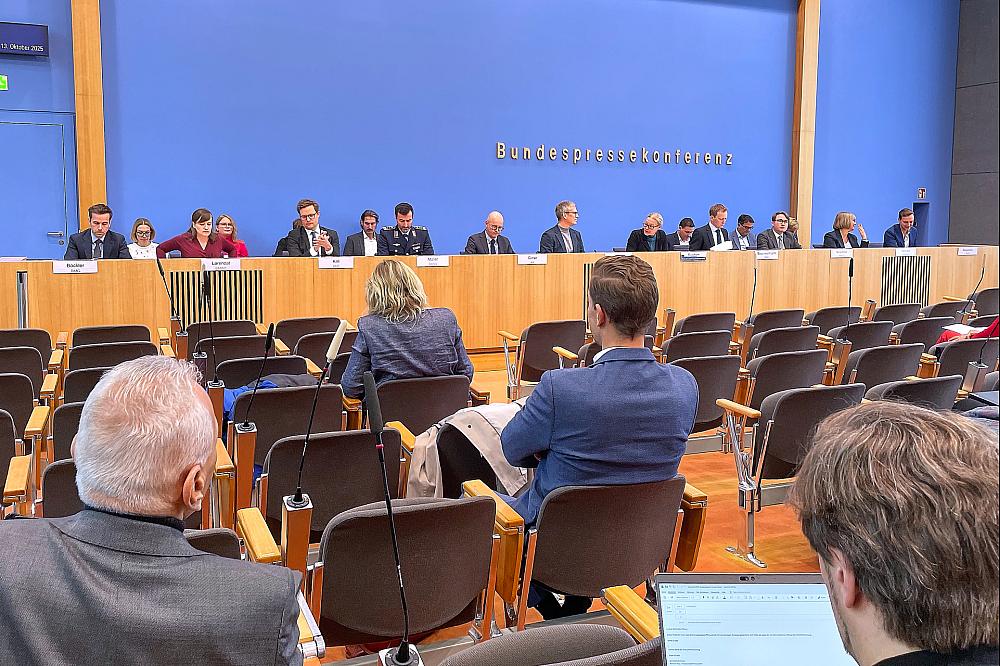 Regierungspressekonferenz am 13.10.2025 über dts Nachrichtenagentur