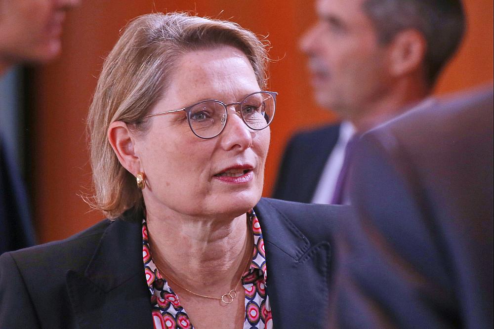Bundesjustizministerin prescht mit Firmenstruktur fürs Gemeinwohl vor