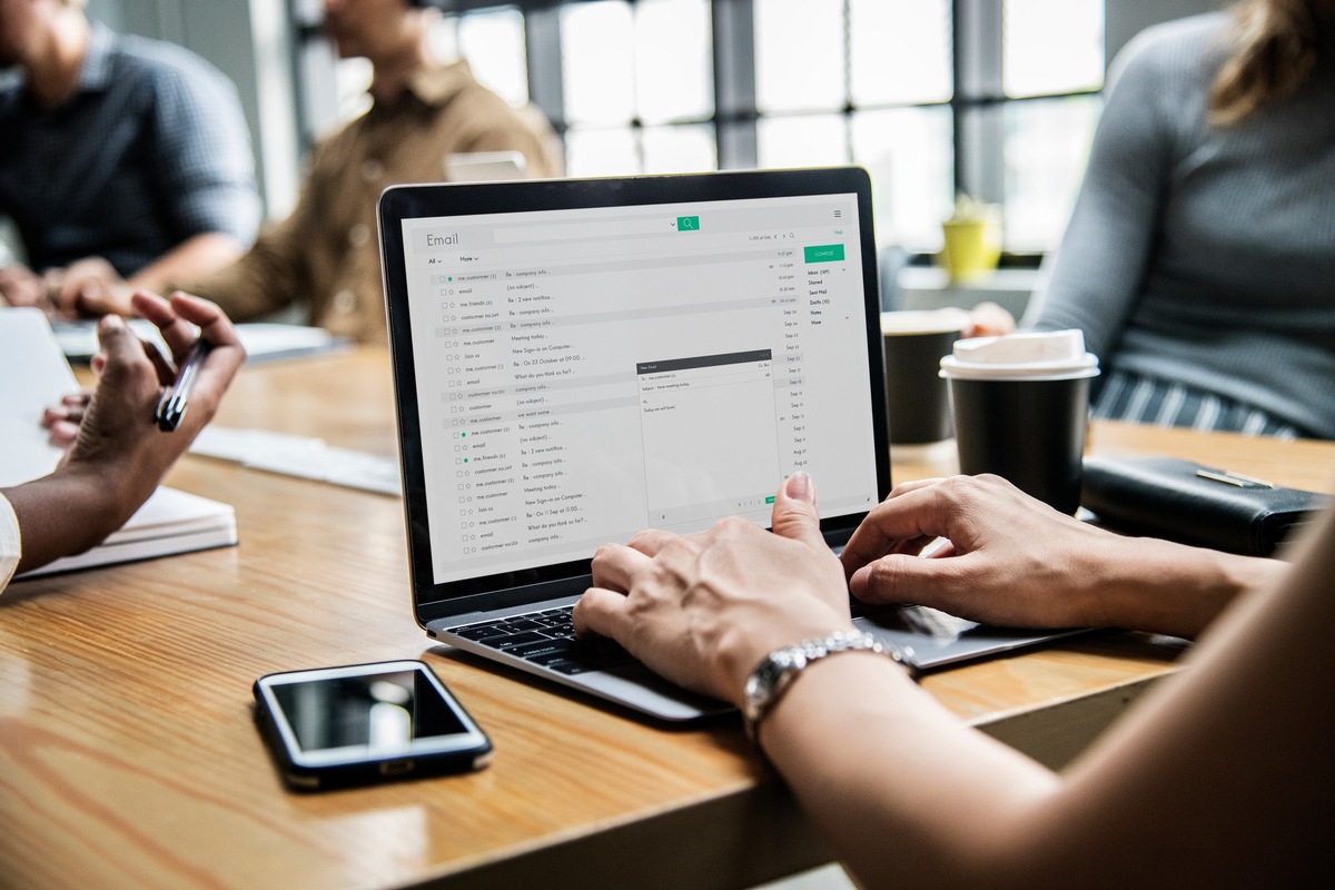 Every day is Black Friday: Retail-Reputation durch robuste E-Mail-Infrastruktur sichern