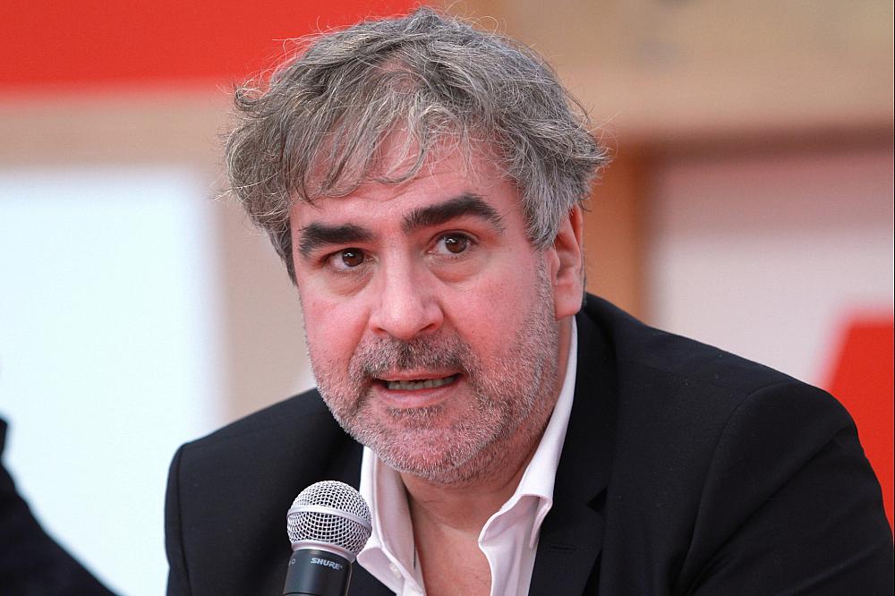 Deniz Yücel mahnt Merz: Klare Worte für Menschenrechte in Ankara gefordert