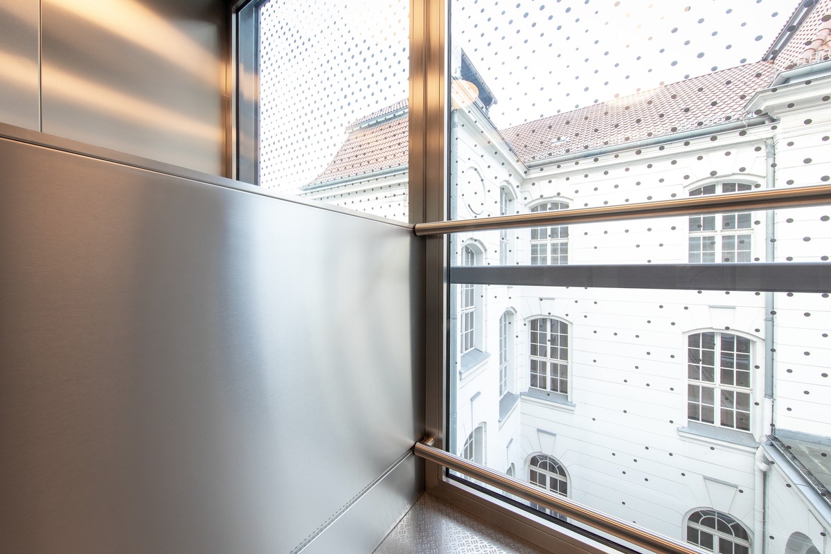 Aufzug-Lifting endlich leicht gemacht: Schindler startet Modernisierungsoffensive mit passgenauen Lösungen presseportal.de