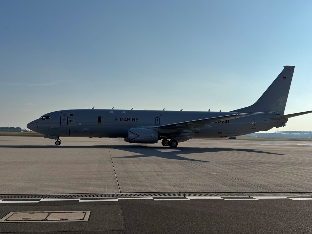 Einflug P-8A Poseidon - Presselink