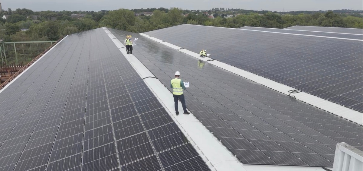 Die größte Solardachanlage Dortmunds: Über die Solarkraftwerk Dortmund GmbH und den Betrieb von großen Solaranlagen presseportal.de