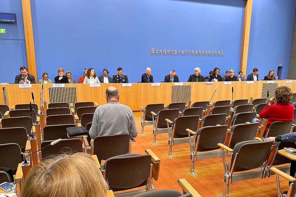 Regierungspressekonferenz am 10.11.2025 über dts Nachrichtenagentur