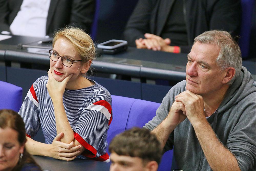 Die Linke macht sich für Kriegsdienstverweigerer stark